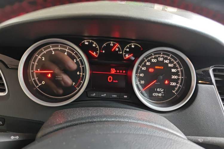 Used Peugeot 508 2013 2.0L 2nd Anniversary Edition with Automatic Sunroof – Classic Version Instrument Cluster