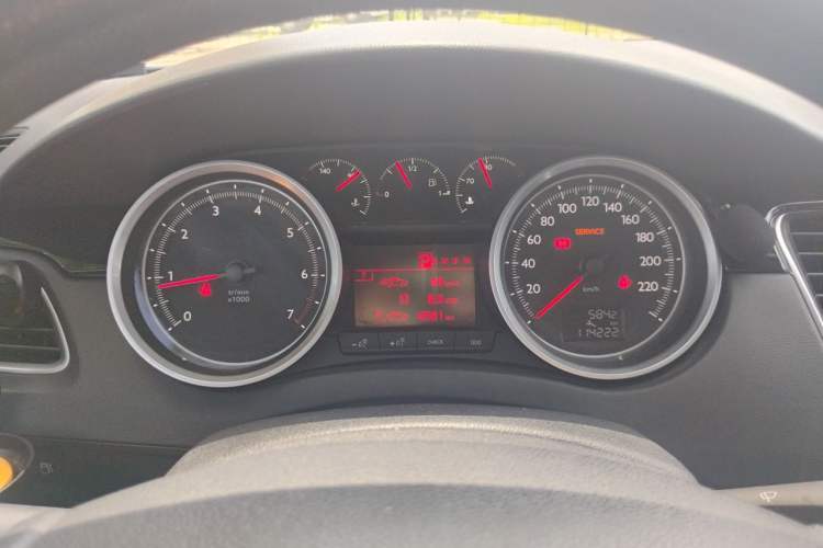Used Peugeot 508 2013 2.0L 2nd Anniversary Edition with Automatic Sunroof – Classic Version Instrument Cluster