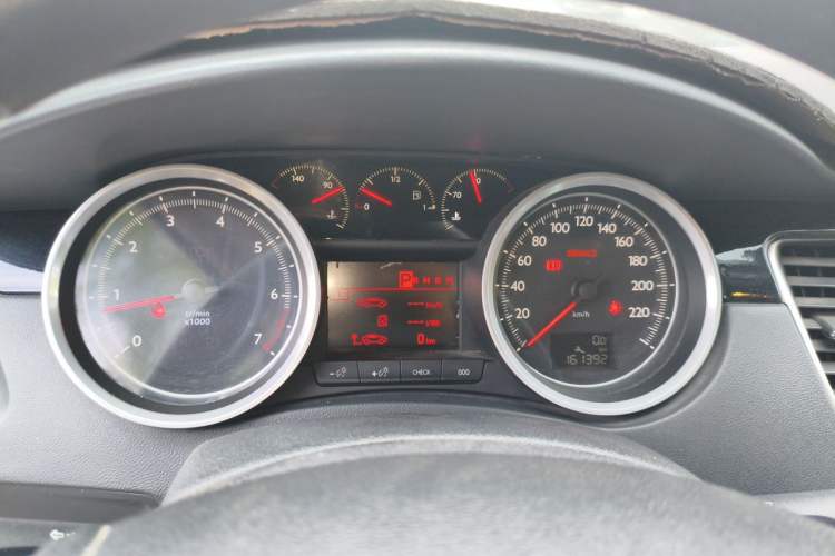 Used Peugeot 508 2013 2.0L 2nd Anniversary Edition with Automatic Sunroof – Classic Version Instrument Cluster
