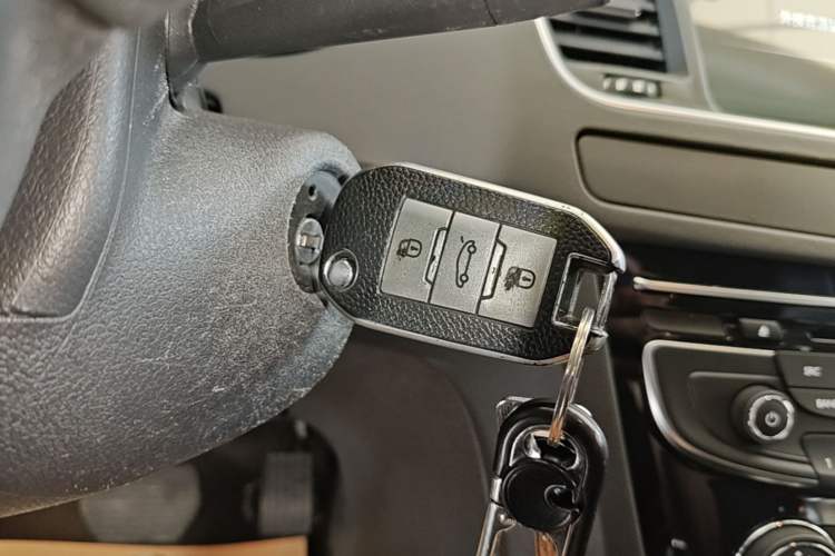 Used Peugeot 508 2013 2.0L 2nd Anniversary Edition Automatic Smart Enjoyment Version Interior 1