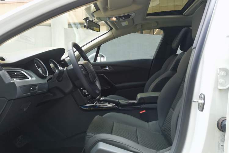 Used Peugeot 508 2013 2.0L 2nd Anniversary Edition with Automatic Sunroof – Classic Version Interior 2