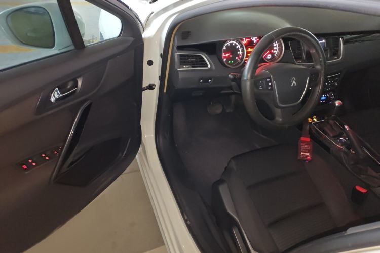 Used Peugeot 508 2013 2.0L 2nd Anniversary Edition with Automatic Sunroof – Classic Version Interior 3