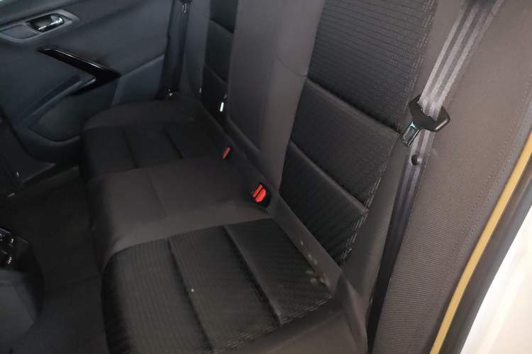 Used Peugeot 508 2013 2.0L 2nd Anniversary Edition with Automatic Sunroof – Classic Version Interior 4