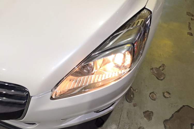 Used Peugeot 508 2013 2.0L 2nd Anniversary Edition with Automatic Sunroof – Classic Version Left Front Headlight