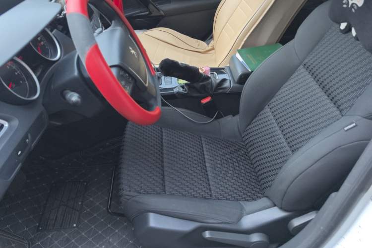 Used Peugeot 508 2013 2.0L 2nd Anniversary Edition with Automatic Sunroof – Classic Version Left Front Seat