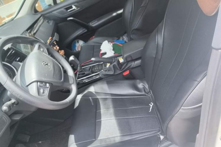 Used Peugeot 508 2013 2.0L 2nd Anniversary Edition with Automatic Sunroof – Classic Version Left Front Seat