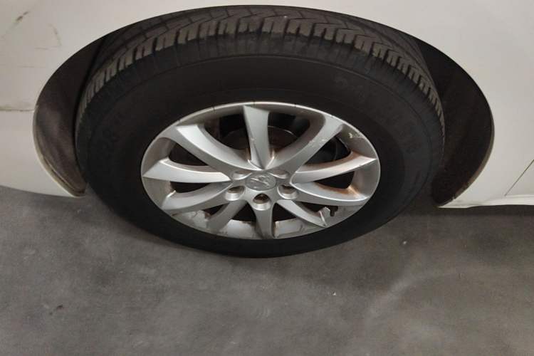Used Peugeot 508 2013 2.0L 2nd Anniversary Edition with Automatic Sunroof – Classic Version Left Front Wheel Hub