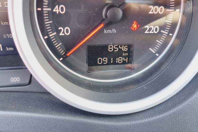 Used Peugeot 508 2013 2.3L Roland Garros Edition Odometer Close Up