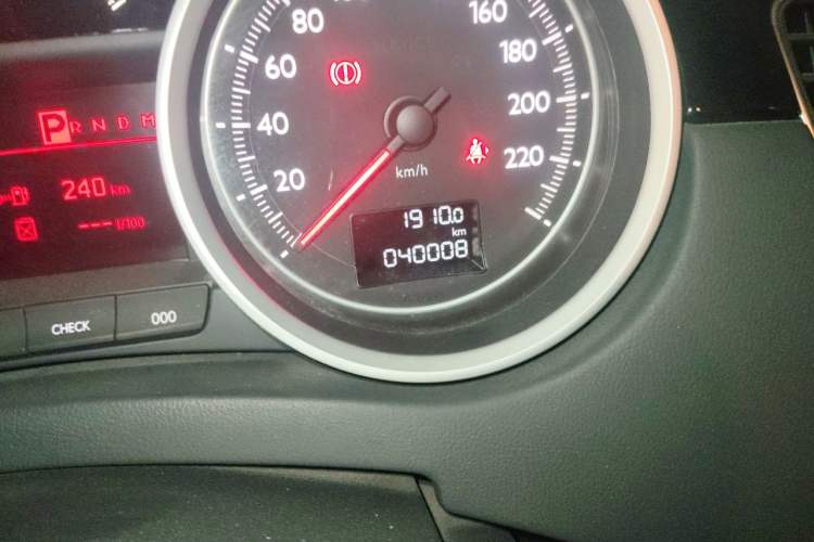 Used Peugeot 508 2013 2.0L 2nd Anniversary Edition with Automatic Sunroof – Classic Version Odometer Close Up