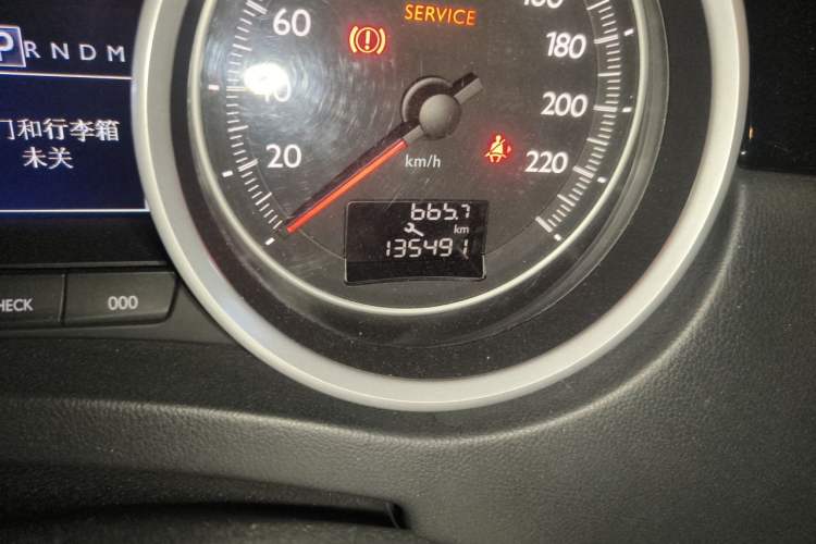 Used Peugeot 508 2013 2.3L 2nd Anniversary Edition Automatic Flagship Model Odometer Close Up