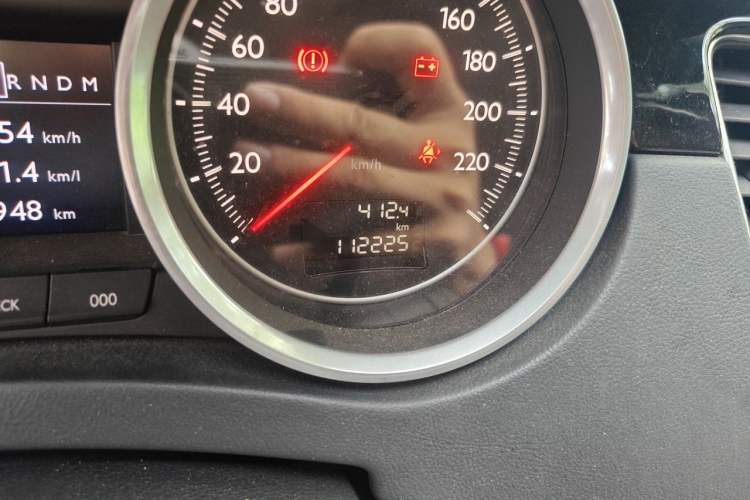 Used Peugeot 508 2013 2.3L Roland Garros Edition Odometer Close Up