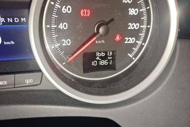 Used Peugeot 508 2013 2.3L Roland Garros Edition Odometer Close Up