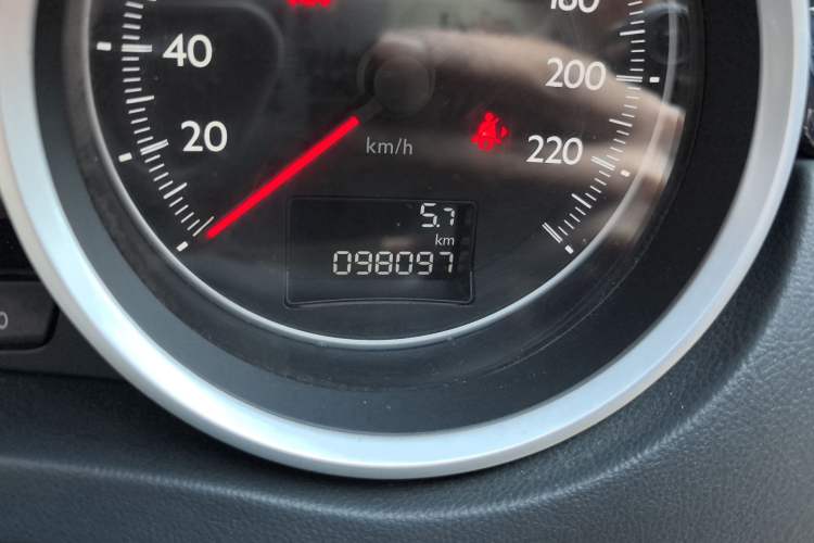 Used Peugeot 508 2013 2.0L 2nd Anniversary Edition with Automatic Sunroof – Classic Version Odometer Close Up