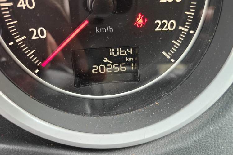 Used Peugeot 508 2013 2.0L 2nd Anniversary Edition Automatic Smart Enjoyment Version Odometer Close Up