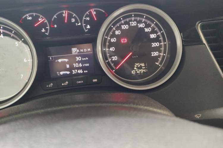 Used Peugeot 508 2013 2.3L Roland Garros Edition Odometer Close Up