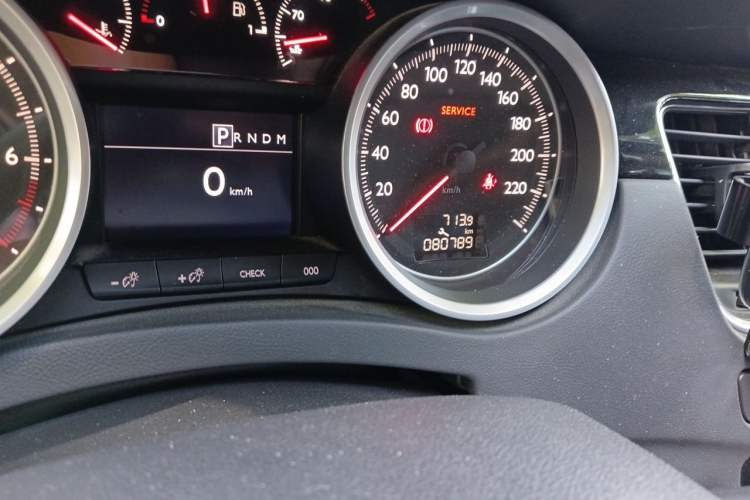 Used Peugeot 508 2013 2.3L Roland Garros Edition Odometer Close Up