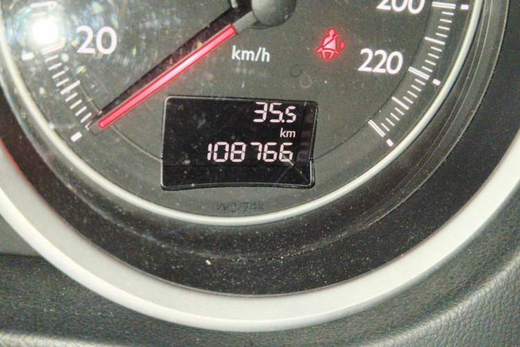 Used Peugeot 508 2013 2.0L 2nd Anniversary Edition with Automatic Sunroof – Classic Version Odometer Close Up