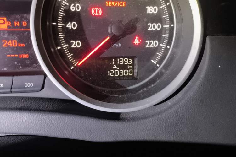Used Peugeot 508 2013 2.0L 2nd Anniversary Edition with Automatic Sunroof – Classic Version Odometer Close Up