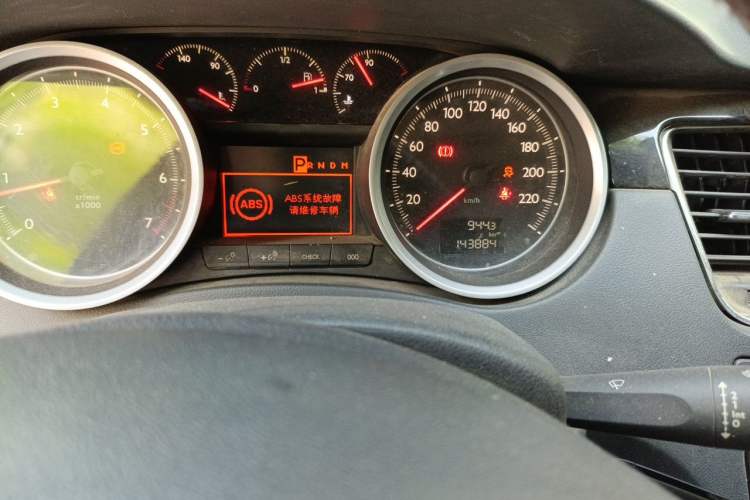 Used Peugeot 508 2013 2.0L 2nd Anniversary Edition with Automatic Sunroof – Classic Version Odometer Close Up