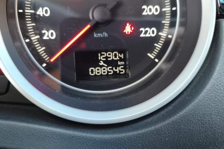 Used Peugeot 508 2013 2.0L 2nd Anniversary Edition with Automatic Sunroof – Classic Version Odometer Close Up