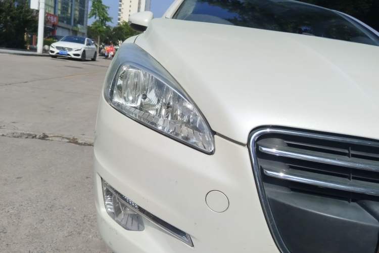 Used Peugeot 508 2013 2.0L 2nd Anniversary Edition with Automatic Sunroof – Classic Version Right Front Headlight