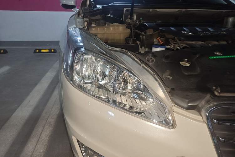 Used Peugeot 508 2013 2.0L 2nd Anniversary Edition with Automatic Sunroof – Classic Version Right Front Headlight