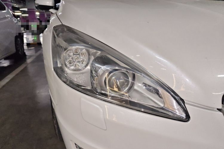 Used Peugeot 508 2013 2.3L 2nd Anniversary Edition Automatic Flagship Model Right Front Headlight