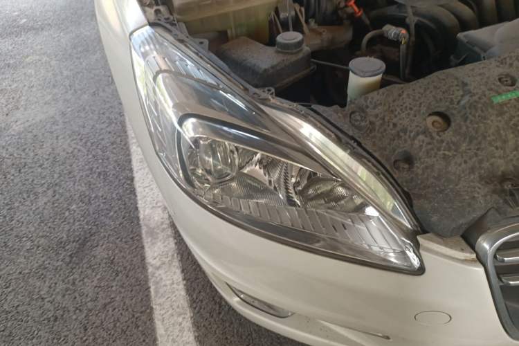 Used Peugeot 508 2013 2.0L 2nd Anniversary Edition with Automatic Sunroof – Classic Version Right Front Headlight