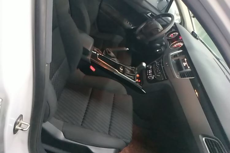 Used Peugeot 508 2013 2.0L 2nd Anniversary Edition with Automatic Sunroof – Classic Version Right Front Seat