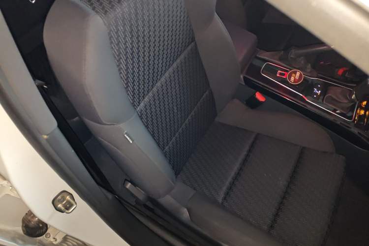 Used Peugeot 508 2013 2.0L 2nd Anniversary Edition with Automatic Sunroof – Classic Version Right Front Seat