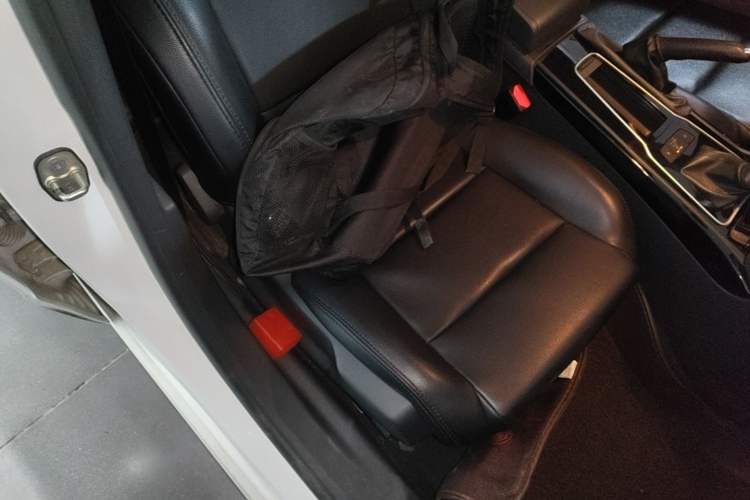 Used Peugeot 508 2013 2.0L 2nd Anniversary Edition with Automatic Sunroof – Classic Version Right Front Seat