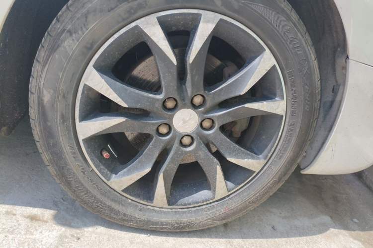Used Peugeot 508 2013 2.3L Roland Garros Edition Right Front Wheel Hub