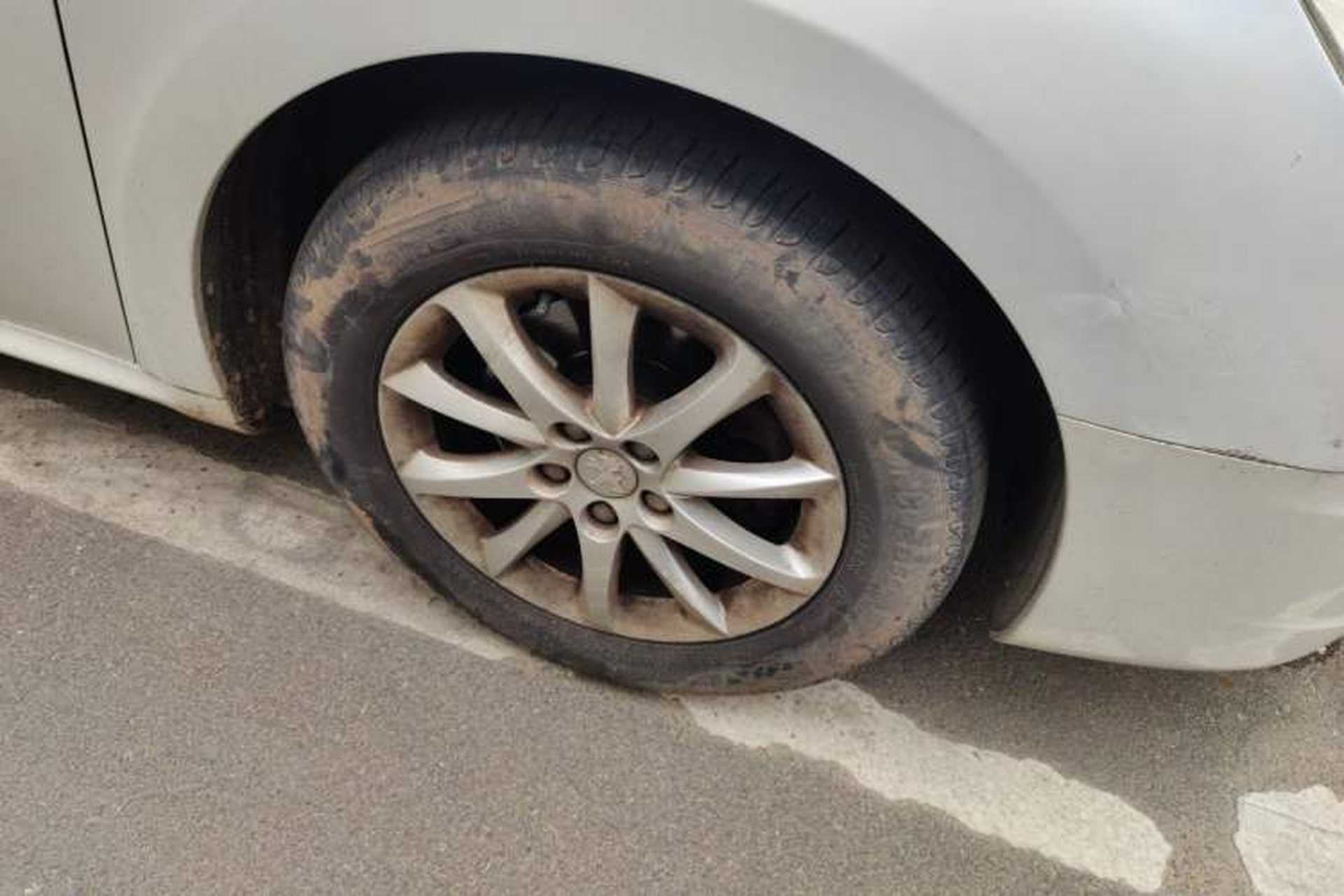 Used Peugeot 508 2013 2.0L 2nd Anniversary Edition with Automatic Sunroof – Classic Version Right Front Wheel Hub