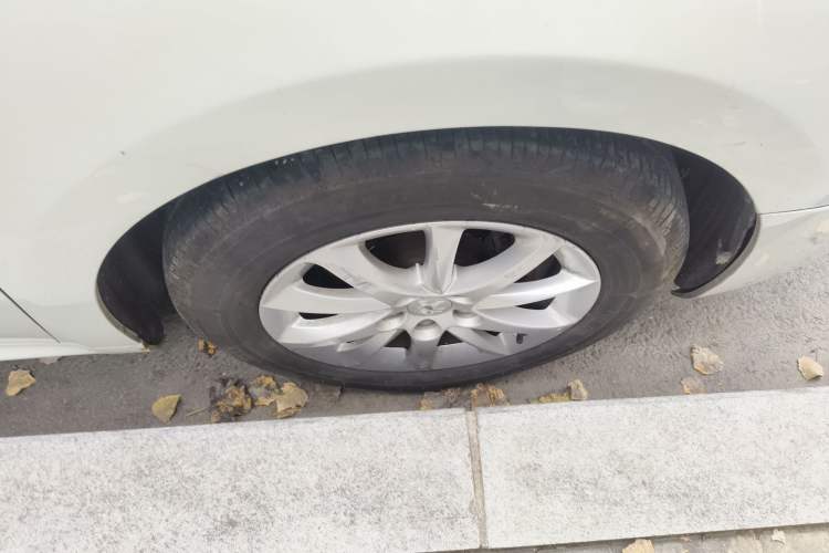 Used Peugeot 508 2013 2.0L 2nd Anniversary Edition with Automatic Sunroof – Classic Version Right Front Wheel Hub