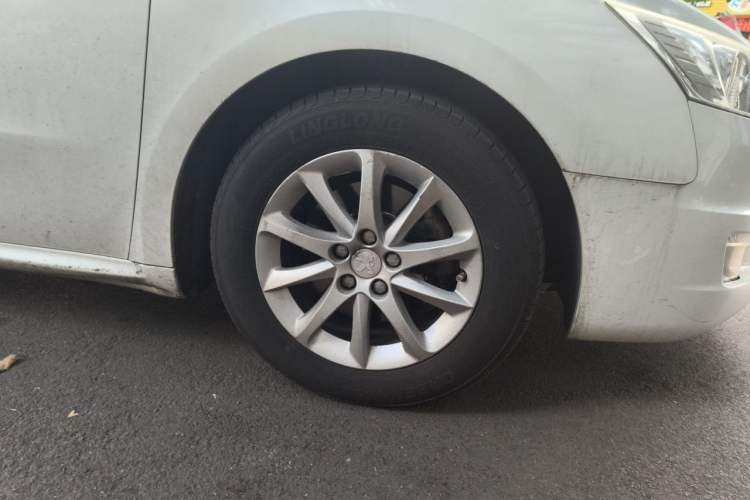 Used Peugeot 508 2013 2.0L 2nd Anniversary Edition with Automatic Sunroof – Classic Version Right Front Wheel Hub
