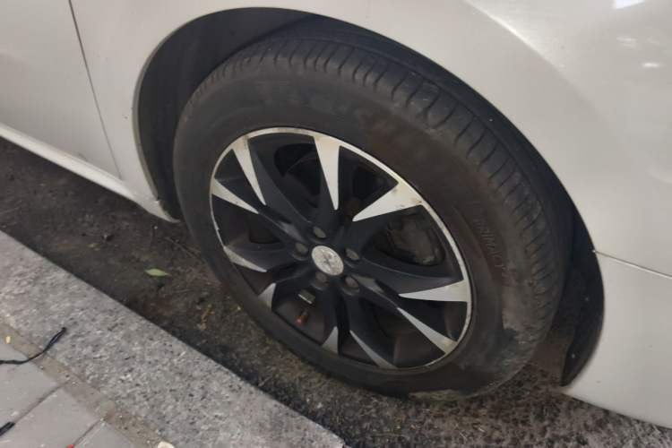Used Peugeot 508 2013 2.0L 2nd Anniversary Edition Automatic Smart Enjoyment Version Right Front Wheel Hub