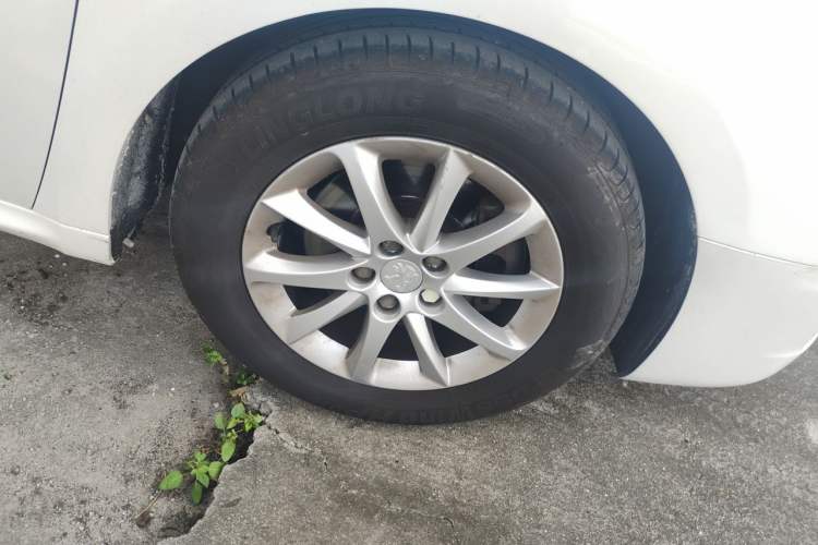 Used Peugeot 508 2013 2.0L 2nd Anniversary Edition with Automatic Sunroof – Classic Version Right Front Wheel Hub