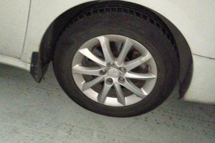 Used Peugeot 508 2013 2.0L 2nd Anniversary Edition with Automatic Sunroof – Classic Version Right Front Wheel Hub