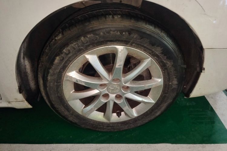 Used Peugeot 508 2013 2.0L 2nd Anniversary Edition with Automatic Sunroof – Classic Version Right Front Wheel Hub