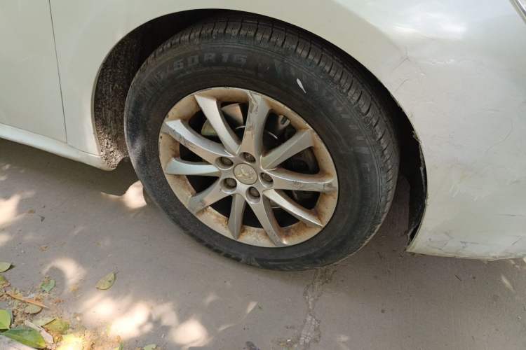Used Peugeot 508 2013 2.0L 2nd Anniversary Edition with Automatic Sunroof – Classic Version Right Front Wheel Hub