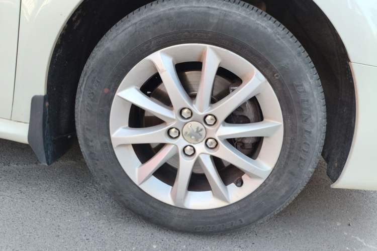Used Peugeot 508 2013 2.0L 2nd Anniversary Edition with Automatic Sunroof – Classic Version Right Front Wheel Hub