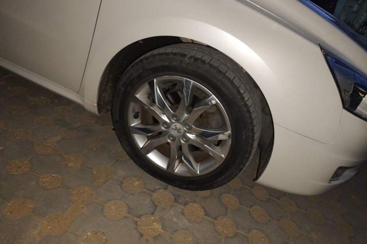 Used Peugeot 508 2013 2.0L 2nd Anniversary Edition Automatic Smart Enjoyment Version Right Front Wheel Hub