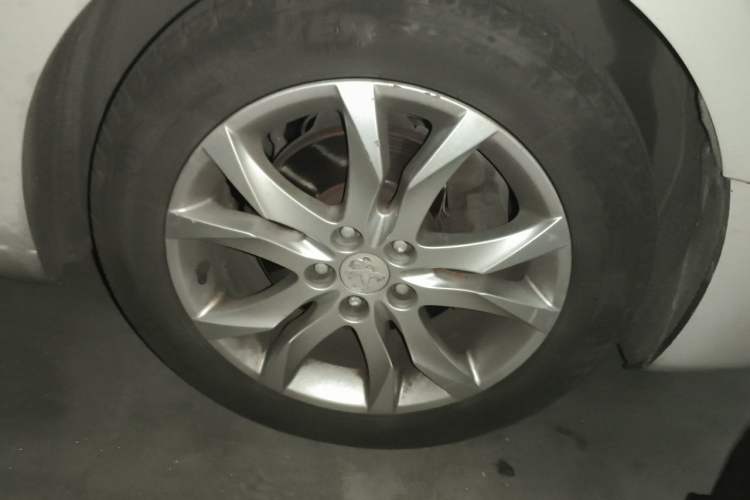 Used Peugeot 508 2013 2.0L 2nd Anniversary Edition Automatic Smart Enjoyment Version Right Front Wheel Hub