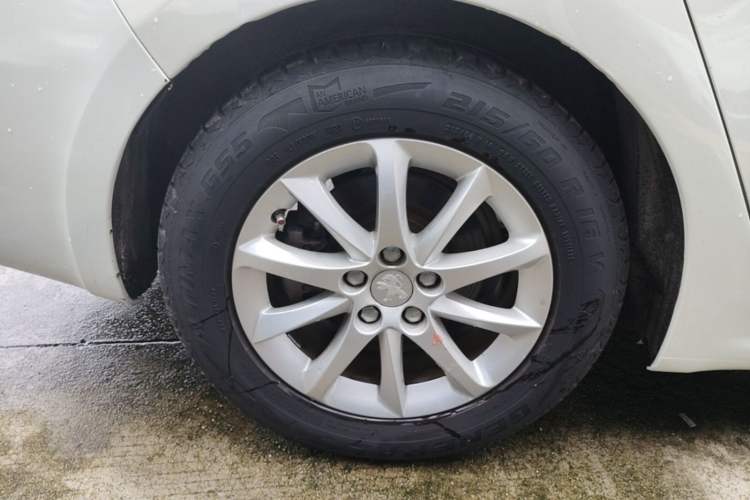 Used Peugeot 508 2013 2.0L 2nd Anniversary Edition with Automatic Sunroof – Classic Version Right Rear Wheel Hub