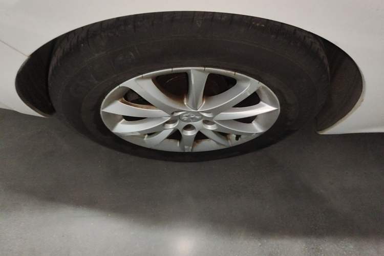 Used Peugeot 508 2013 2.0L 2nd Anniversary Edition with Automatic Sunroof – Classic Version Right Rear Wheel Hub