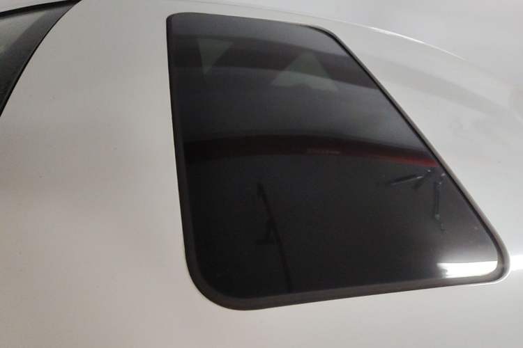 Used Peugeot 508 2013 2.0L 2nd Anniversary Edition with Automatic Sunroof – Classic Version Roof