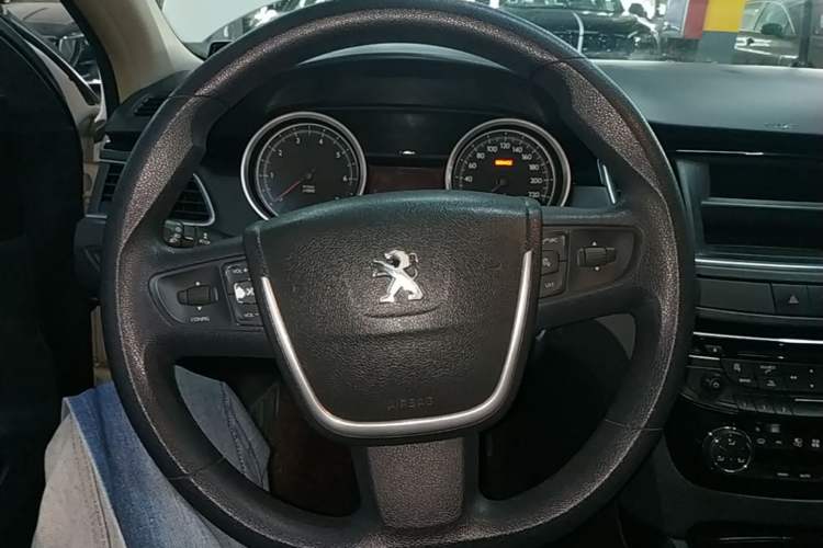 Used Peugeot 508 2013 2.0L 2nd Anniversary Edition with Automatic Sunroof – Classic Version Steering Wheel