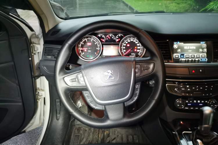 Used Peugeot 508 2013 2.0L 2nd Anniversary Edition Automatic Smart Enjoyment Version Steering Wheel
