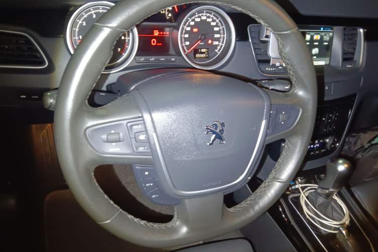 Used Peugeot 508 2013 2.0L 2nd Anniversary Edition Automatic Smart Enjoyment Version Steering Wheel