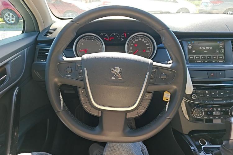 Used Peugeot 508 2013 2.0L 2nd Anniversary Edition Automatic Smart Enjoyment Version Steering Wheel